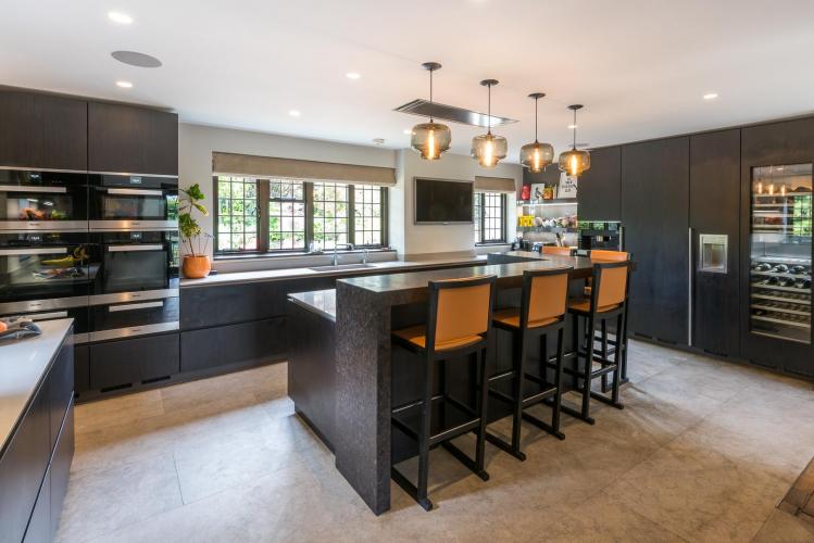Silestone Niebla and Antique Brown Granite Kitchen