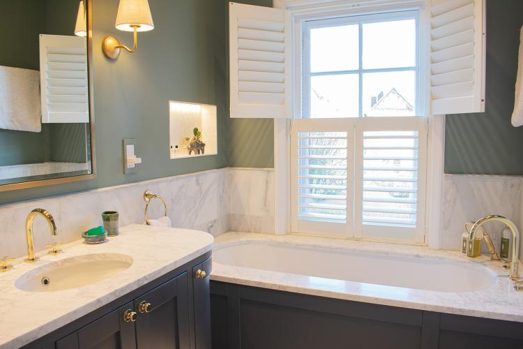 30mm Honed Carrara Bath Surround &amp; Vanity Top